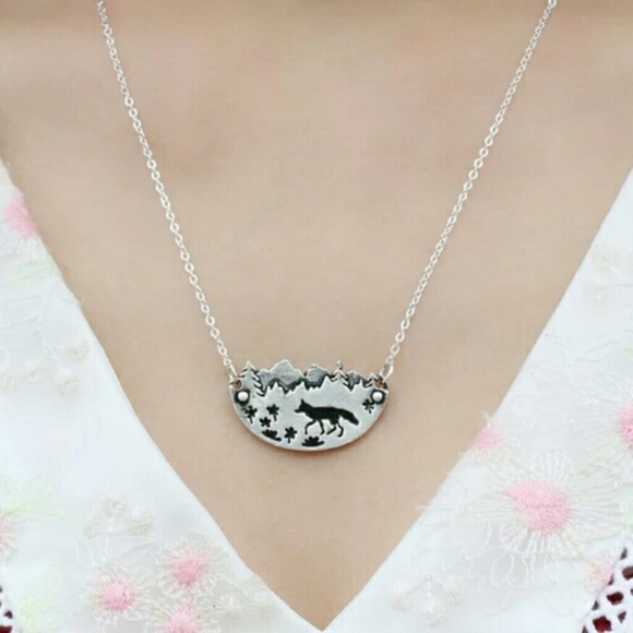 Hart and Fox Boutique Jewelry - Rustic Fox Pendant Necklace